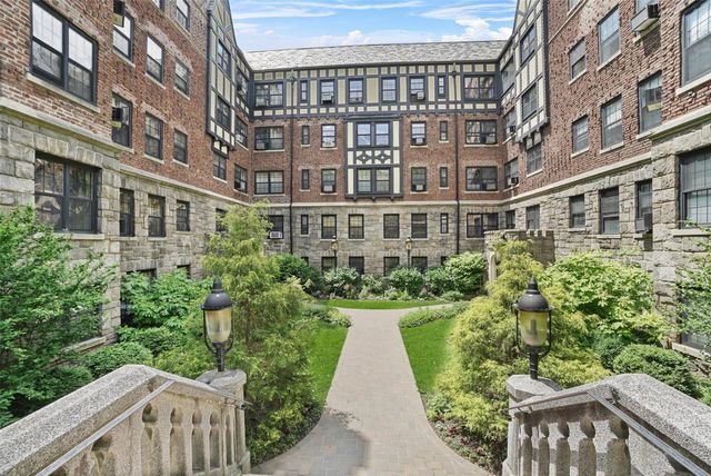 295 N Broadway 27, Yonkers, NY 10701