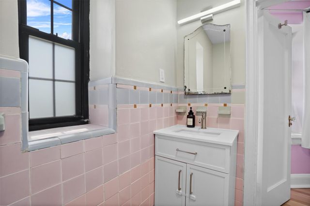 295 N Broadway 27, Yonkers, NY 10701