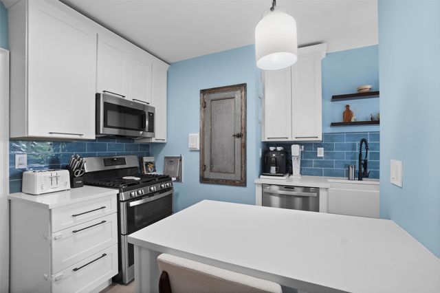 295 N Broadway 27, Yonkers, NY 10701