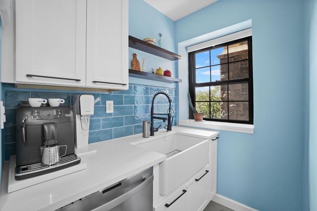 295 N Broadway 27, Yonkers, NY 10701