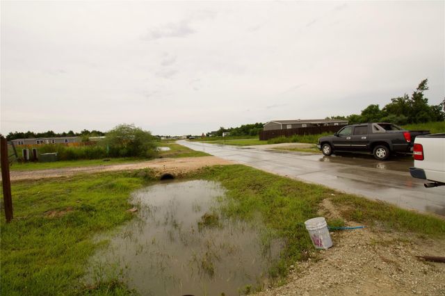 739 Road 5705, Cleveland, TX 77327