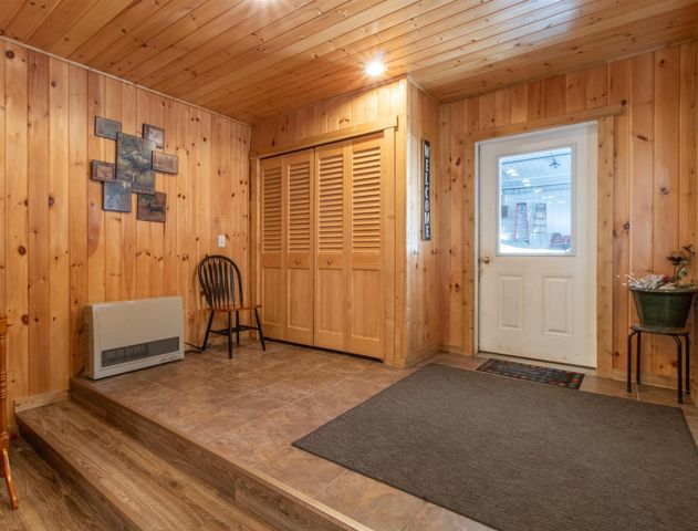 77 Water Street, Orleans, VT 05860