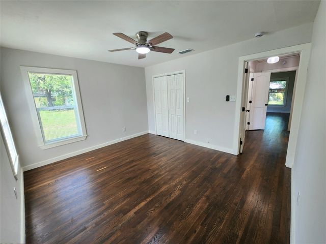 907 S Dixon Street S, Gainesville, TX 76240