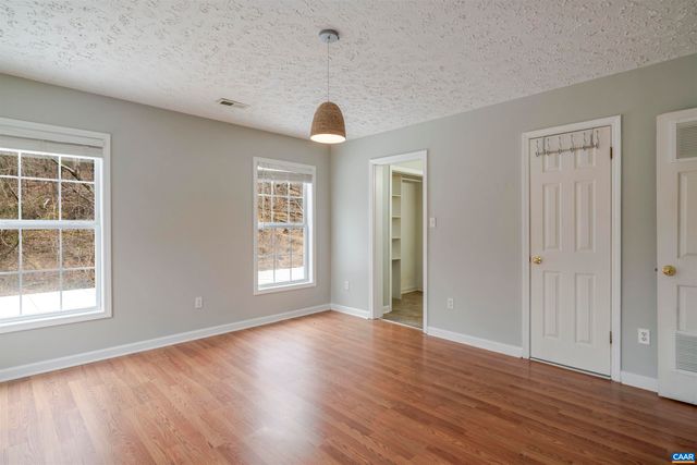 5860 BEARWOOD RD, Crozet, VA 22932