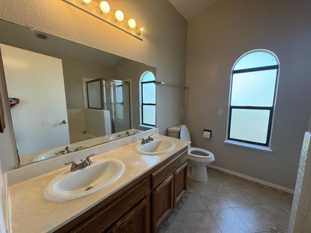 8420 Sunblaze Way, Sacramento, CA 95823