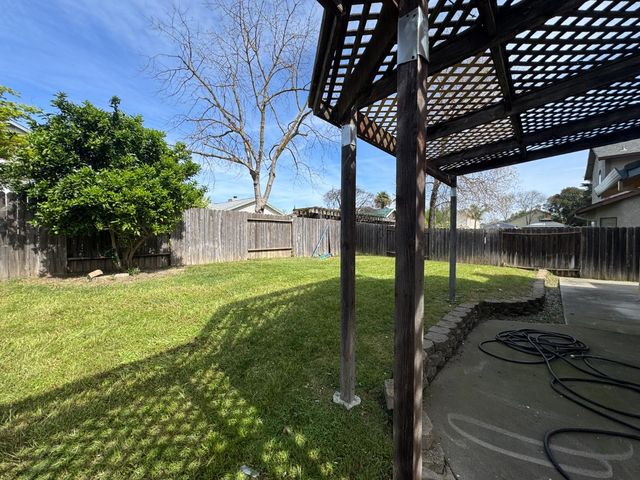 8420 Sunblaze Way, Sacramento, CA 95823