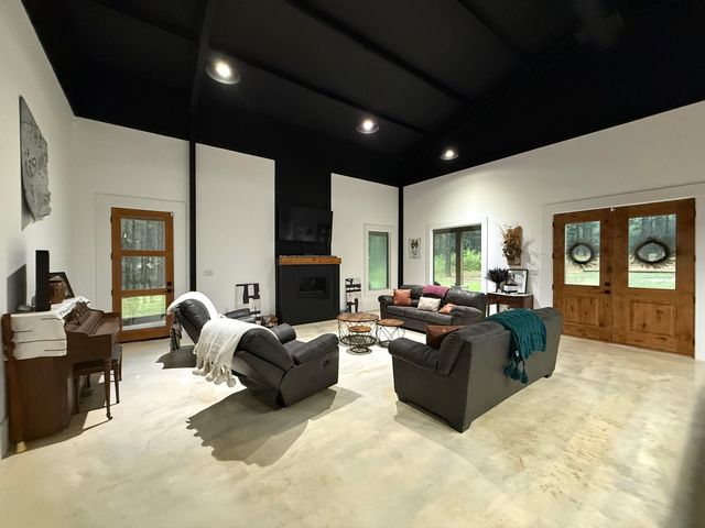 1222 Gates Rd., Columbia, MS 39429