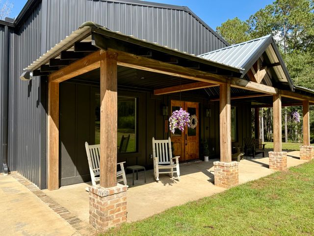 1222 Gates Rd., Columbia, MS 39429