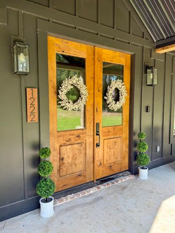 1222 Gates Rd., Columbia, MS 39429