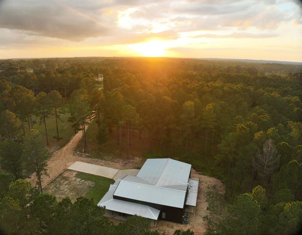 1222 Gates Rd., Columbia, MS 39429