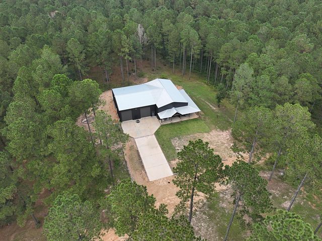 1222 Gates Rd., Columbia, MS 39429