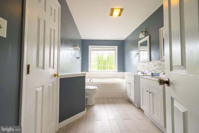 446 OLD FARM RD, Palmyra, PA 17078