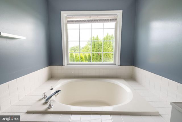 446 OLD FARM RD, Palmyra, PA 17078