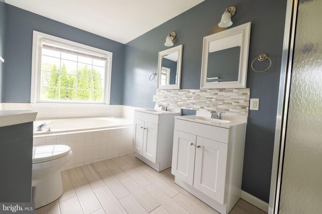 446 OLD FARM RD, Palmyra, PA 17078
