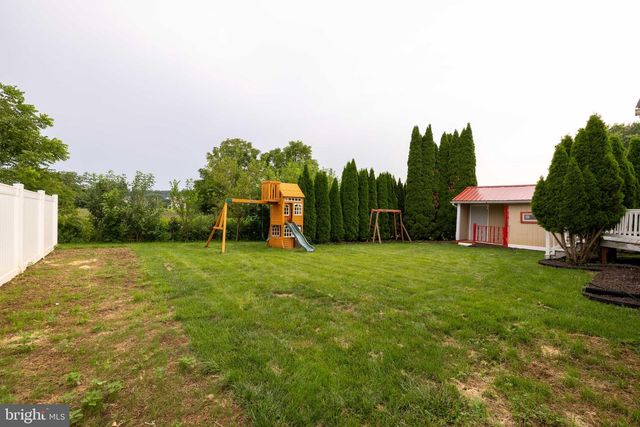 446 OLD FARM RD, Palmyra, PA 17078