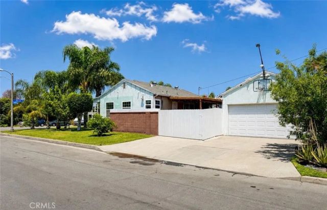 8734 Parrot Avenue, Downey, CA 90240
