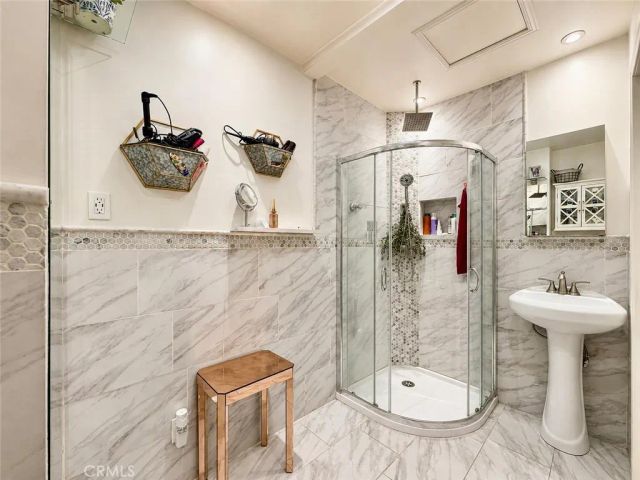 8734 Parrot Avenue, Downey, CA 90240