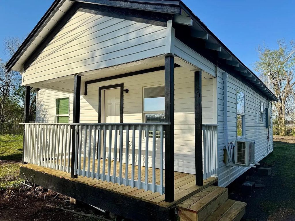 1704 Dalhart Street, Dayton, TX 77535