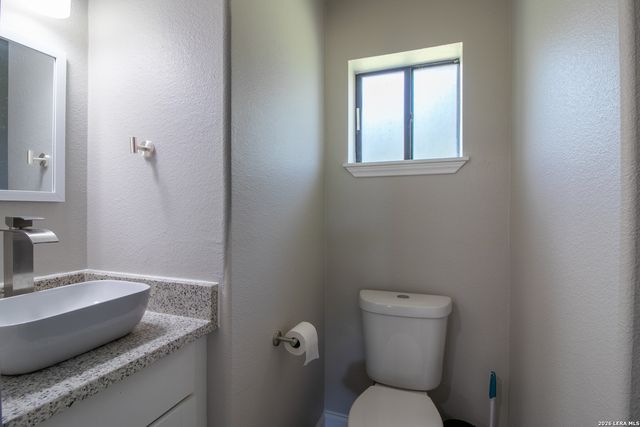 582 Orbit Dr, Canyon Lake, TX 78133