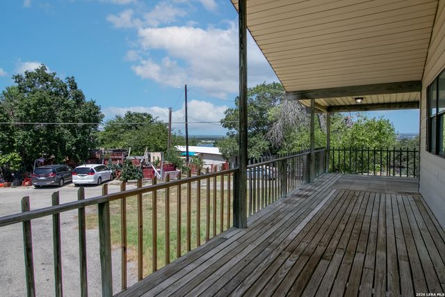 582 Orbit Dr, Canyon Lake, TX 78133