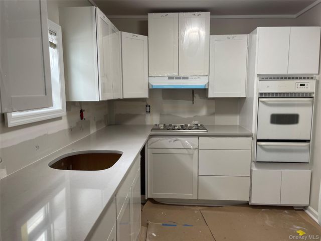 32 Florida Street, Long Beach, NY 11561