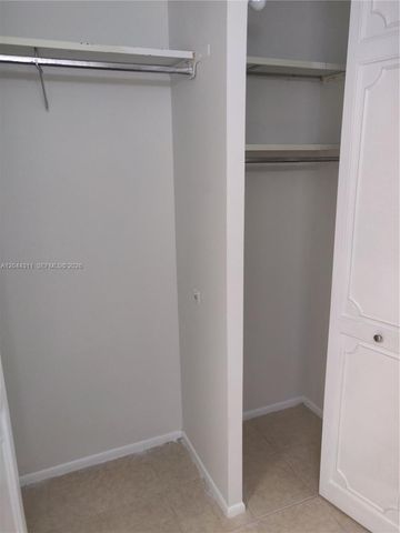 3750 Inverrary Drive 2Q, Lauderhill, FL 33319