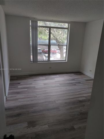 3750 Inverrary Drive 2Q, Lauderhill, FL 33319