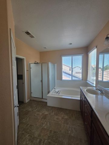 5420 Spur St, Riverbank, CA 95367