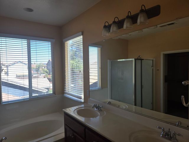 5420 Spur St, Riverbank, CA 95367