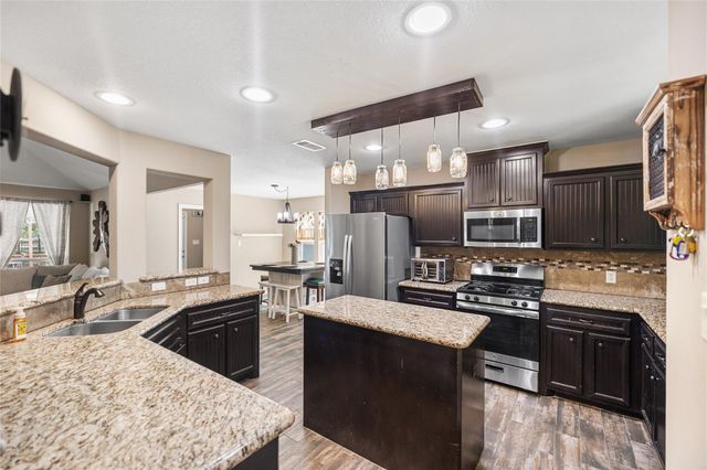 8997 Hickory Road, Plantersville, TX 77363