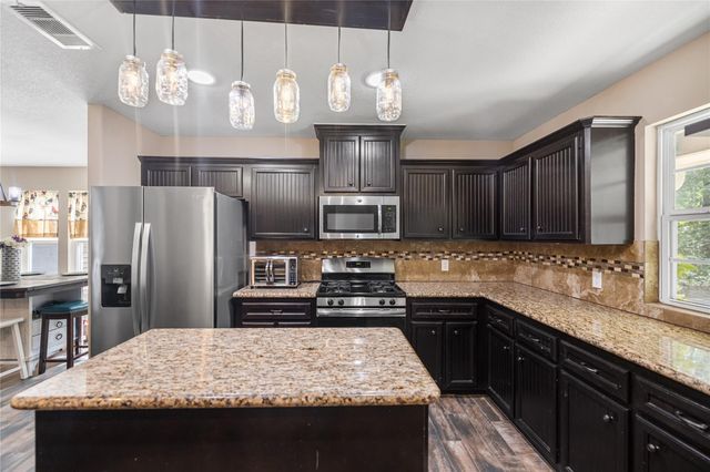 8997 Hickory Road, Plantersville, TX 77363