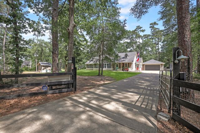 8997 Hickory Road, Plantersville, TX 77363