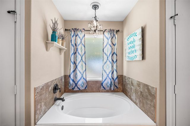 8997 Hickory Road, Plantersville, TX 77363