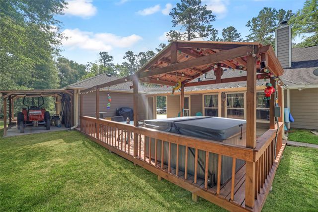 8997 Hickory Road, Plantersville, TX 77363