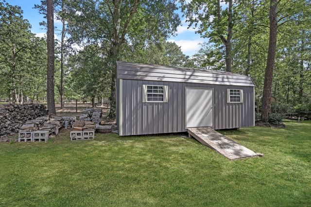 8997 Hickory Road, Plantersville, TX 77363