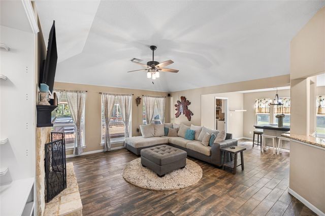 8997 Hickory Road, Plantersville, TX 77363