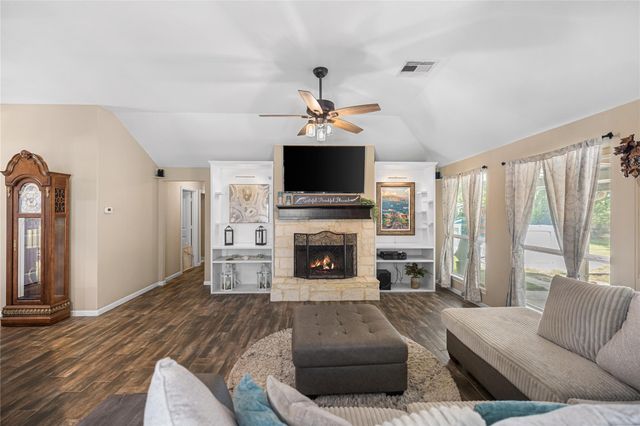 8997 Hickory Road, Plantersville, TX 77363