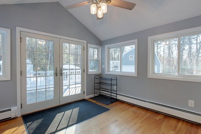 154 Townsend St, Pepperell, MA 01463