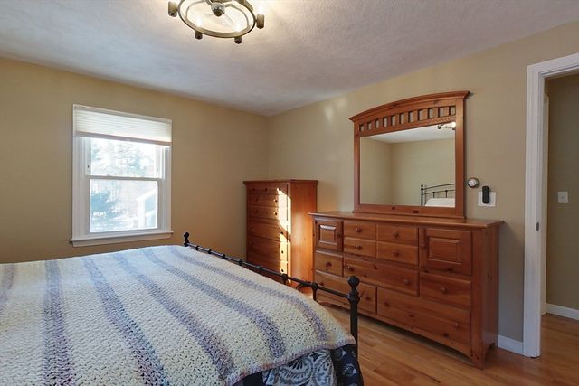 154 Townsend St, Pepperell, MA 01463