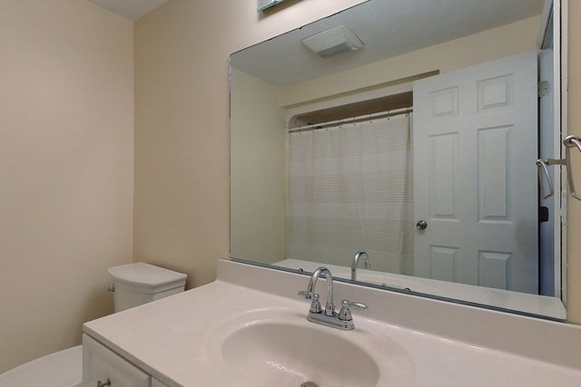 154 Townsend St, Pepperell, MA 01463