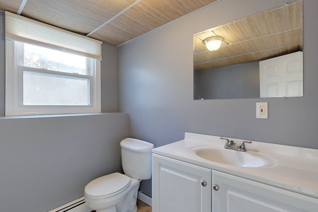 154 Townsend St, Pepperell, MA 01463