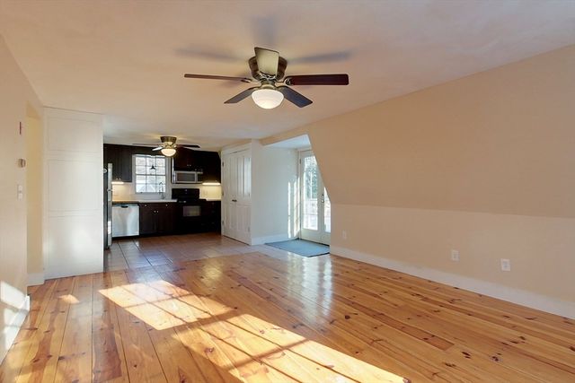 154 Townsend St, Pepperell, MA 01463