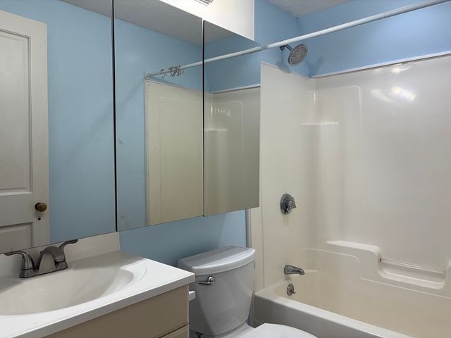 154 Townsend St, Pepperell, MA 01463