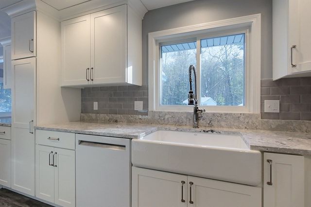 154 Townsend St, Pepperell, MA 01463