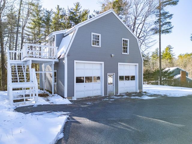 154 Townsend St, Pepperell, MA 01463