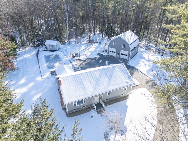 154 Townsend St, Pepperell, MA 01463
