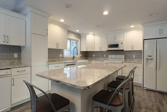 154 Townsend St, Pepperell, MA 01463