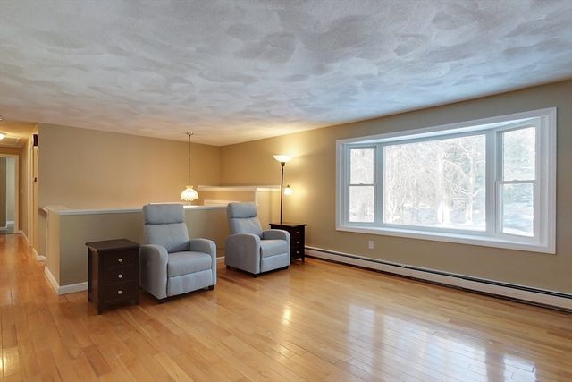 154 Townsend St, Pepperell, MA 01463