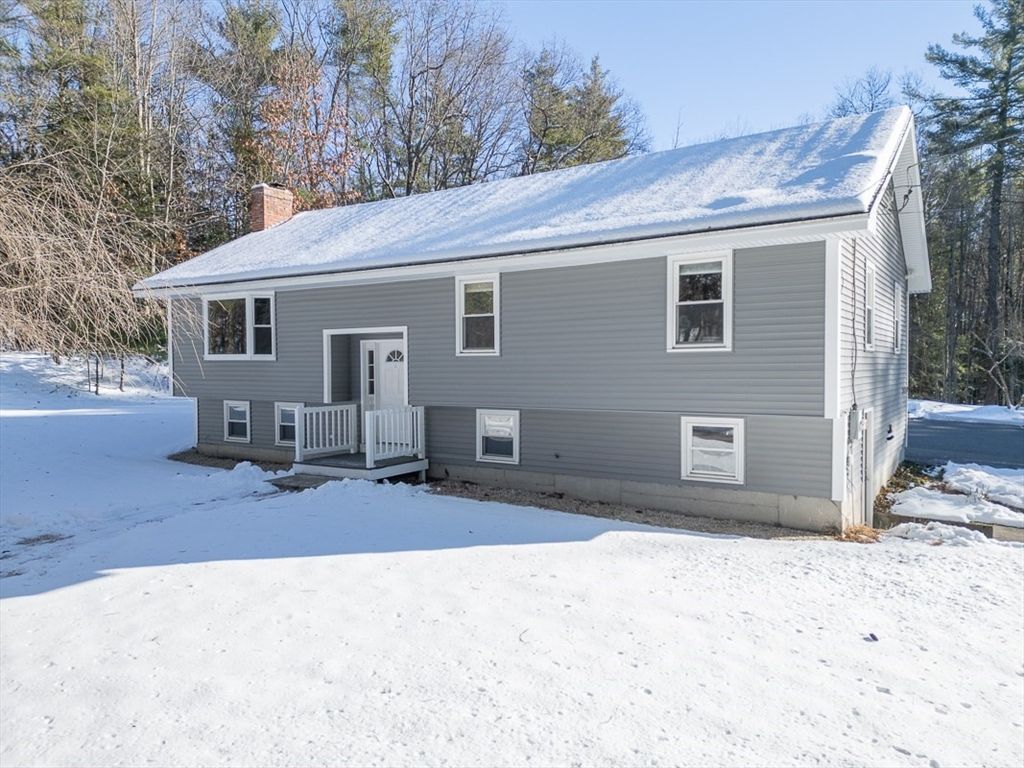 154 Townsend St, Pepperell, MA 01463