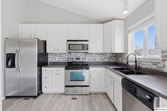 16115 Birch Avenue, Omaha, NE 68136